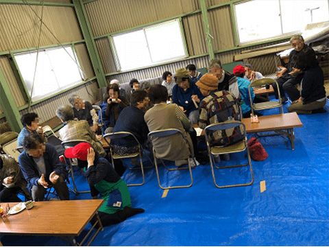 この日は使用できなくなった集会所の横の個人宅倉庫にて実施。 この日は使用できなくなった集会所の横の個人宅倉庫にて実施。